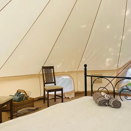 ラグジュアリーテント Private Sunset Off-grid Tent With Outdoor Wc And Cold Shower